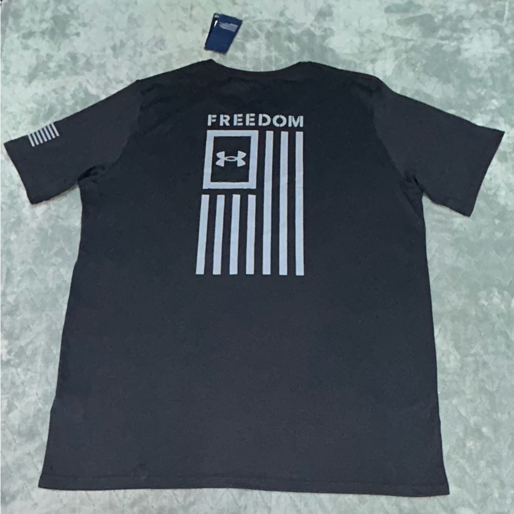 Under Armour 1369468  UA Freedom Tech Short Sleeve Athletic T-Shirt Men’s 3XLT